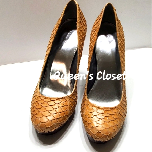 Calvin Klein | Women's Snake Embossed Leather Pump - Picture 2 of 8